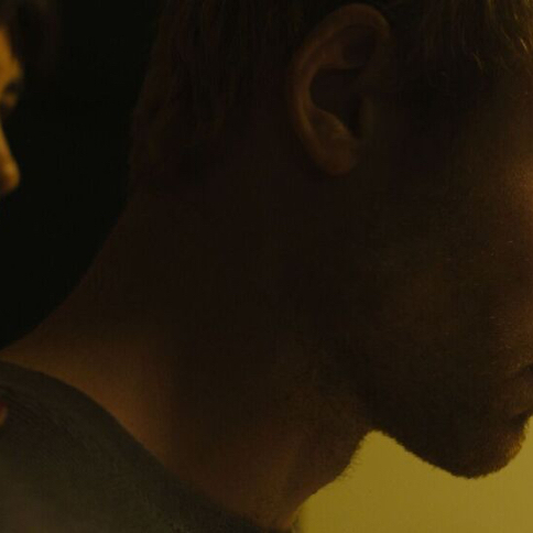 Reseña de Tribeca 2026: ICONOCLAST, impresionante debut de suspense sobre la (ir)realidad del amor