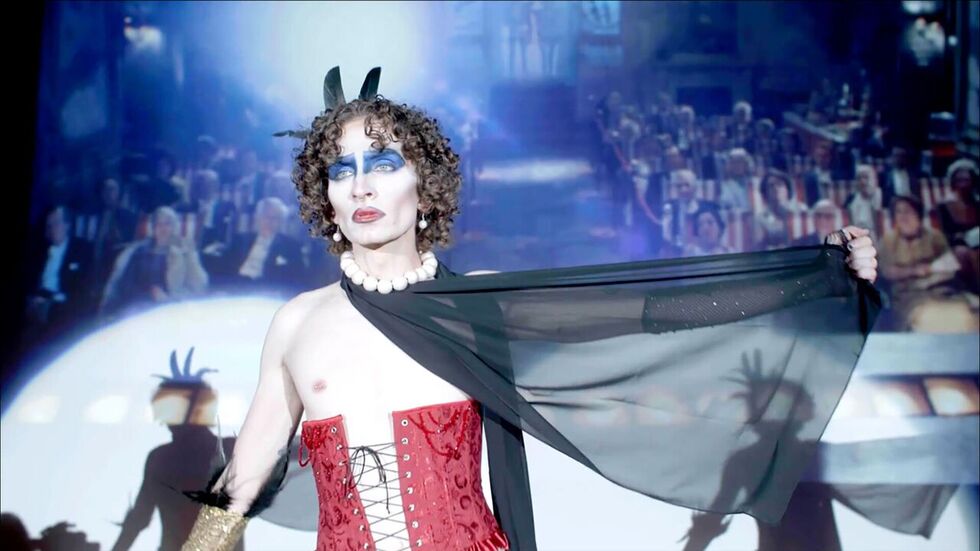 Reseña de Tribeca: Time Warp captura la alegría queer a través de una nueva versión del programa de imágenes de terror de Rocky