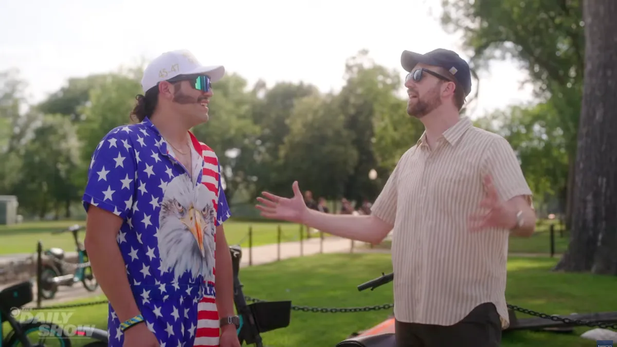 The Daily Show: Jordan Klepper choca contra la pelea de UFC en la Casa Blanca